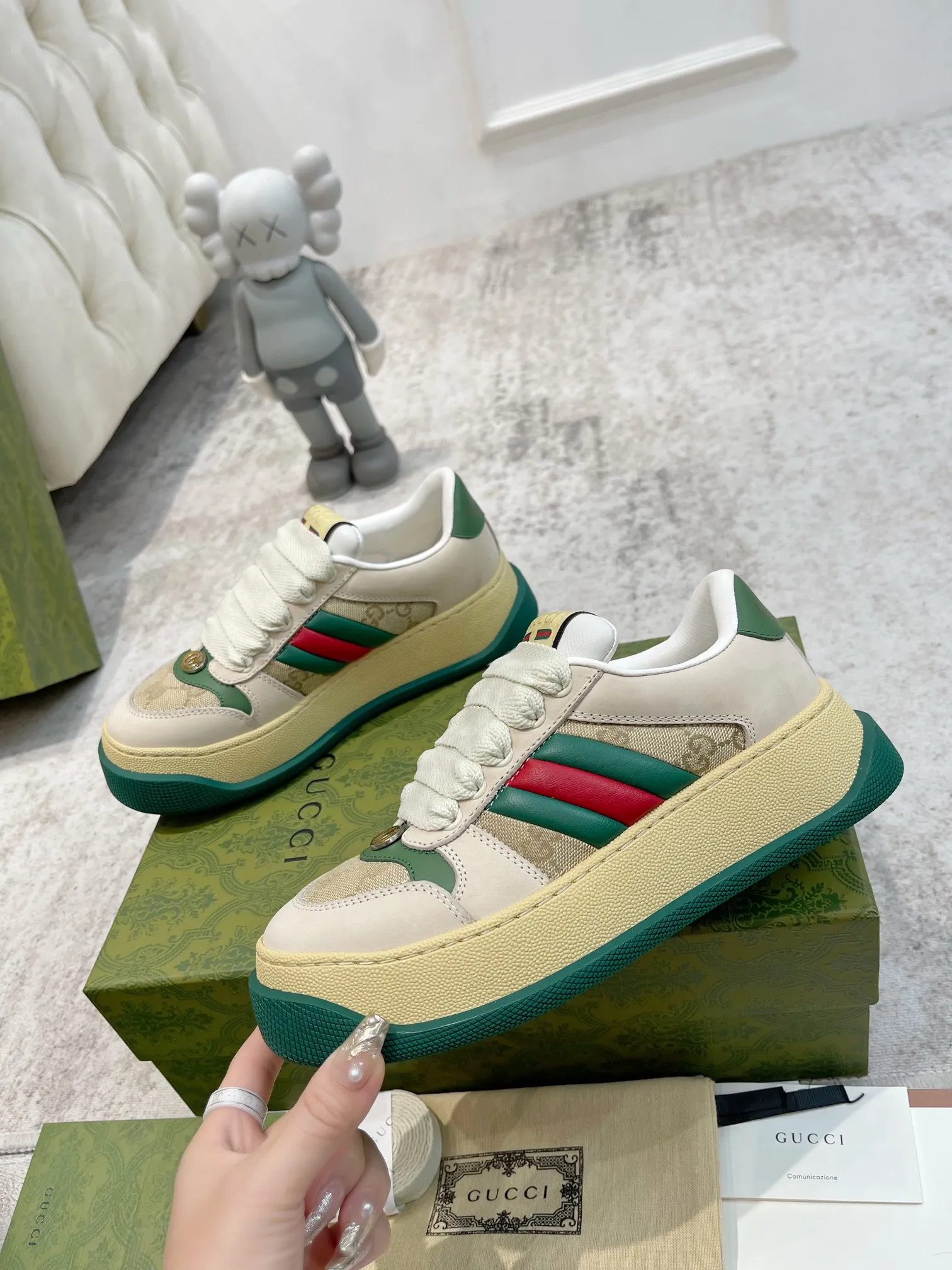 👟👟Ex-factory price 660👟👟Gucci's latest chubby thick-soled dirty shoes~~couple casual shoes, 6cm height-increasing shoes~~ The upper is stained cowhide stitched with classic double G cloth fabric, the terry cloth is delicate and sweat-absorbent and breathable, the foot pad is integrated with latex injection molding, 6cm thick T👟👟Ex-factory price U two-color sole✅ 35-40